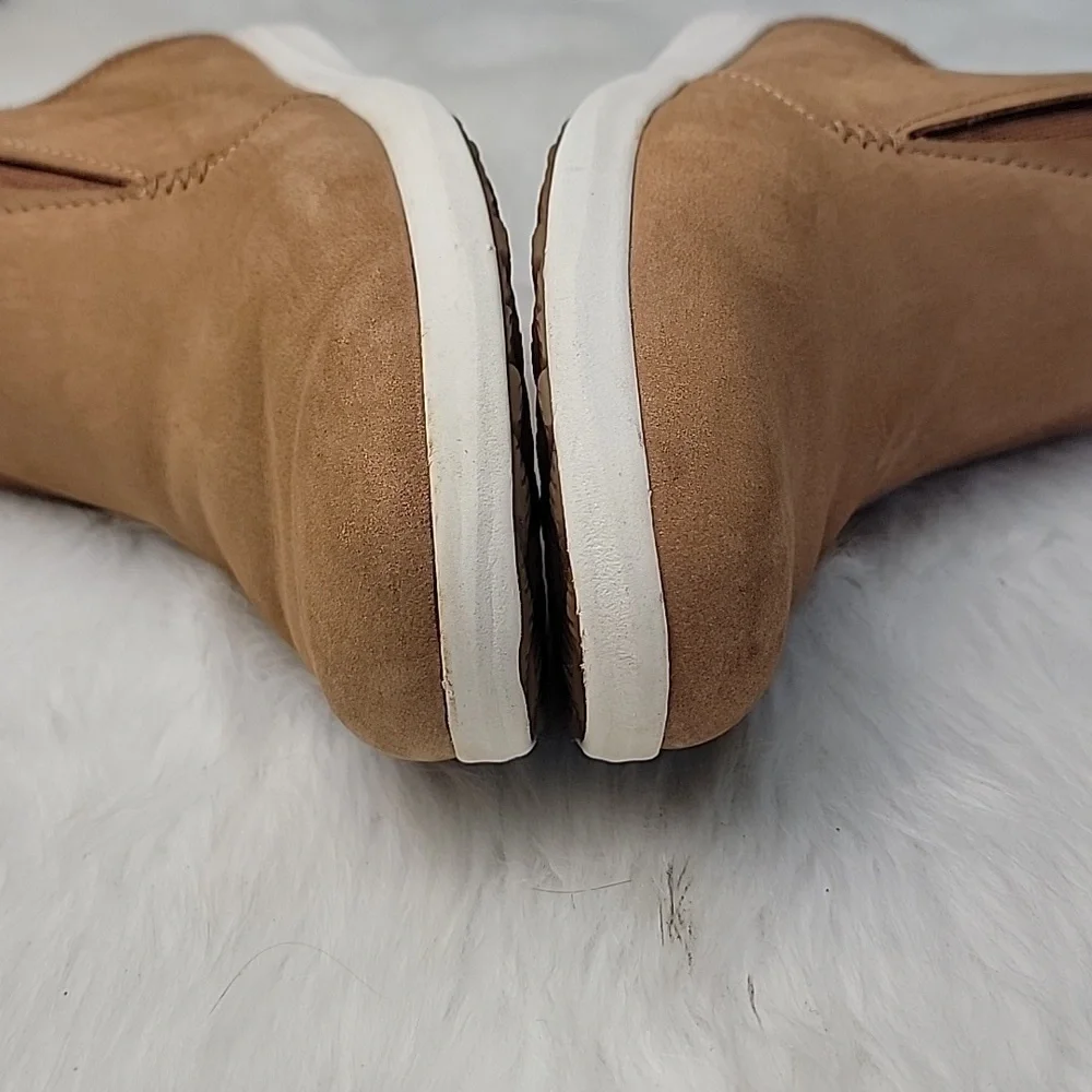 OLUKAI Hawai‘iloa Manu Hope Fox Nubuck Leather Slip On Boho Ankle Bootie Boots 8
